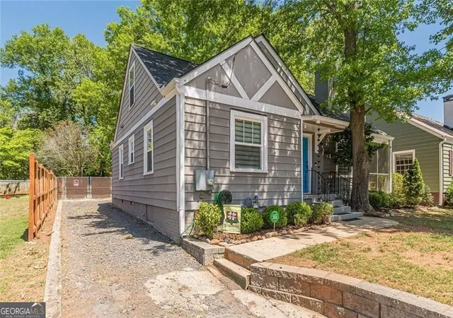 2nd image of 1237 Winburn Dr, Atlanta, GA 30344 | MLS# 10735659