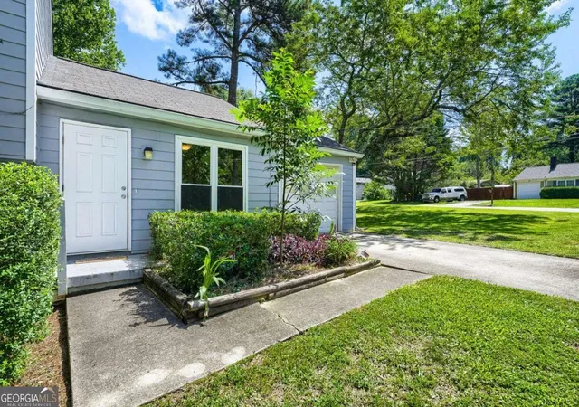 Photo 2 of Sale Pending at 2635 Meadow Bnd Ct, Duluth, GA 30096 | MLS# 10799605 | Listing updated on 2026-09-03