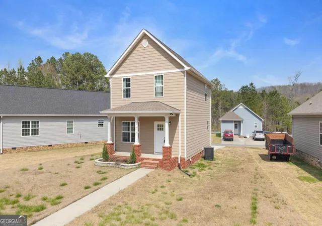 3rd image of 422 Coahulla Creek Dr, Dalton, GA 30721 | MLS# 10722567