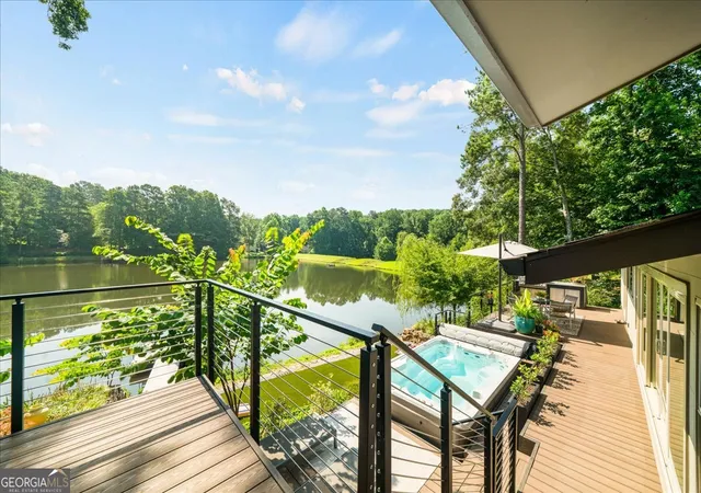 Photo 4 of Single family home for sale at 1085 Lake Charles Dr, Roswell, GA 30075 | MLS# 10798884 | Listing updated on 2026-08-17