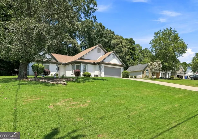 Photo 3 of Single family home for sale at 300 Leigh Kay Dr, Lawrenceville, GA 30046 | MLS# 10830844 | Listing updated on 2026-09-04