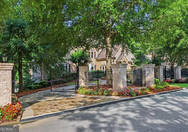 Photo 3 of Single family home for sale at 5152 Legends Dr, Braselton, GA 30517 | MLS# 10790567 | Listing updated on 2026-10-02