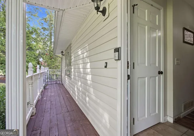 Photo 3 of Single family home for sale at 110 Crestmont Dr, Calhoun, GA 30701 | MLS# 10822933 | Listing updated on 2026-10-08