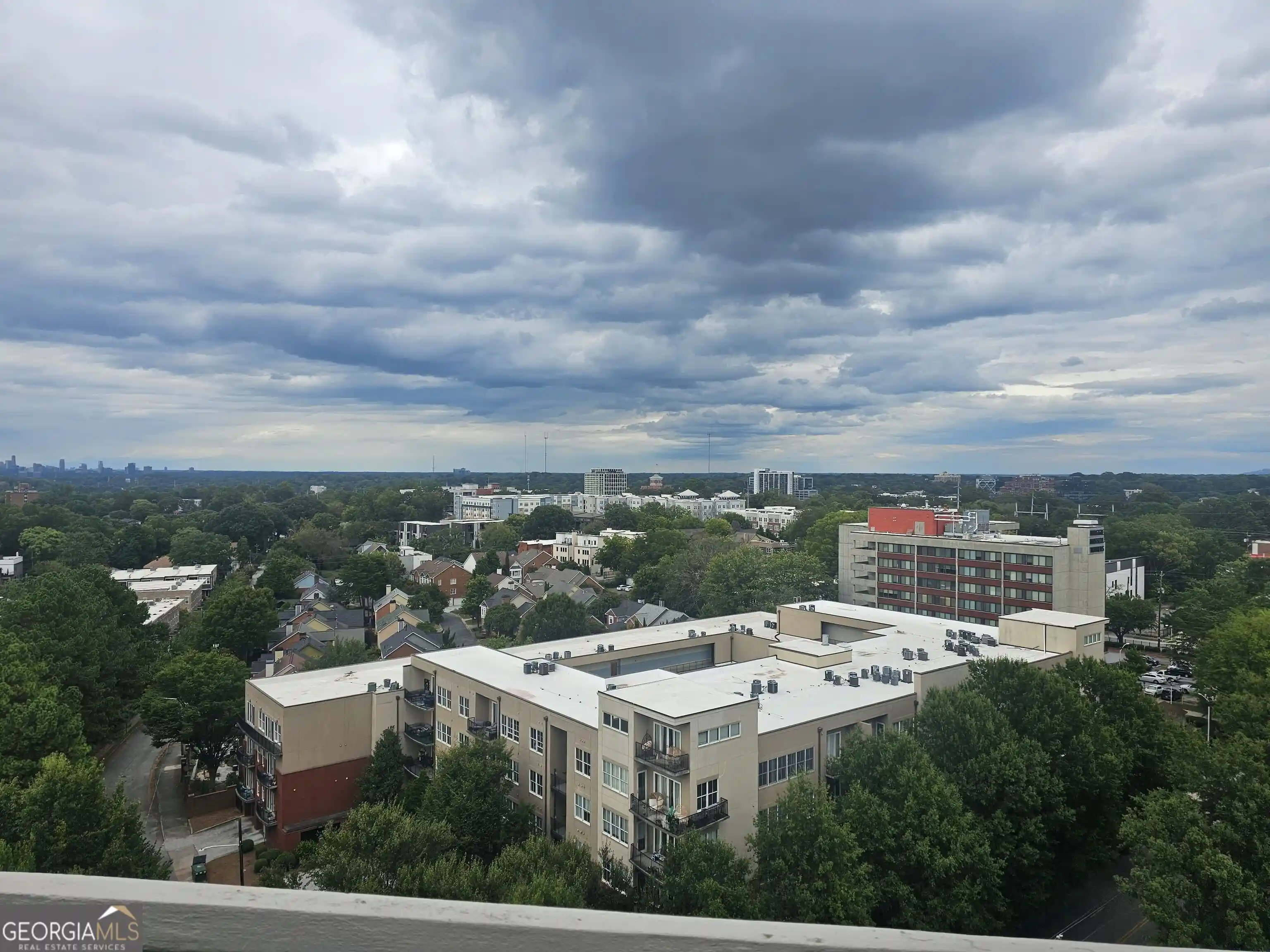 Listing Photo 1 - Condo for sale in 375 Ralph Mcgill Blvd Ne located at 375 Ralph Mcgill Blvd Ne, Atlanta, GA 30312 - Unit # 1305