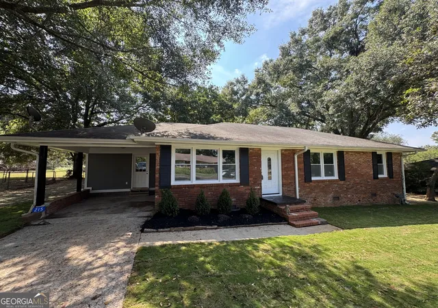 2nd image of 215 Denham St, Thomaston, GA 30286 | MLS# 10818233