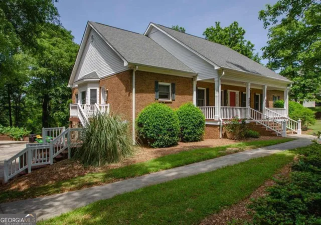 Photo 2 of Single family home for sale at 110 Holly Dr, Warner Robins, GA 31088 | MLS# 10807928 | Listing updated on 2026-08-14