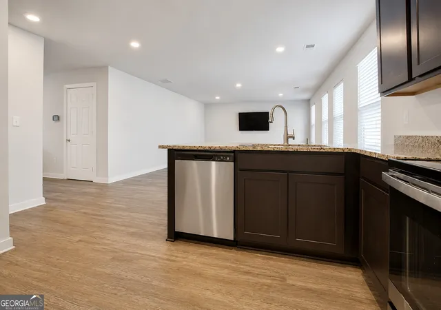 Photo 3 of Single family home for sale at 1129 Bluecoat Cir, Hampton, GA 30228 | MLS# 10774791 | Listing updated on 2026-09-18