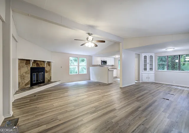 Photo 3 of Manufactured home for sale at 5160 E Holiday Ct Se, Acworth, GA 30102 | MLS# 10827303 | Listing updated on 2026-10-29