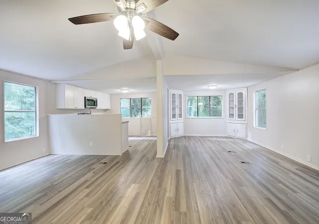 Photo 4 of Manufactured home for sale at 5160 E Holiday Ct Se, Acworth, GA 30102 | MLS# 10827303 | Listing updated on 2026-10-29