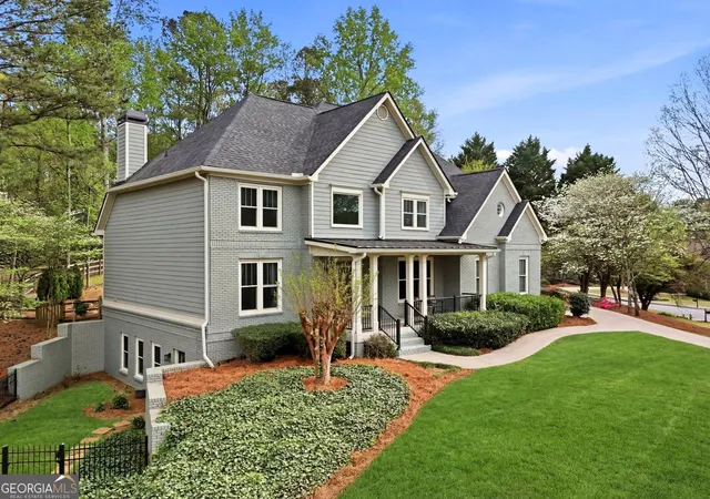 Photo 2 of Sale Pending at 1020 Avery Crk Dr, Woodstock, GA 30188 | MLS# 10728798 | Listing updated on 2026-04-17