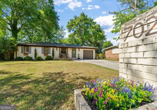 1st image of 702 Burbank Dr Se, Smyrna, GA 30080 | MLS# 10796505