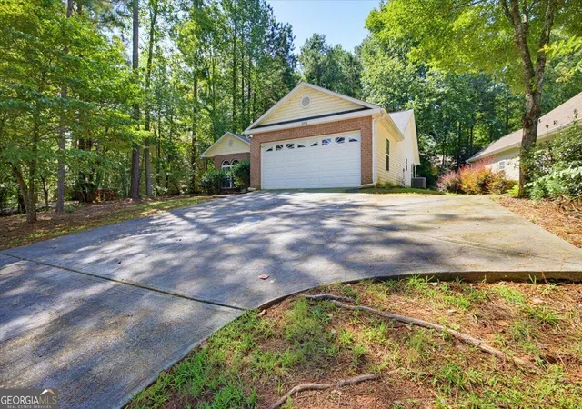 Photo 2 of Single family home for sale at 9201 Tarnwood Cir, Villa Rica, GA 30180 | MLS# 10825515 | Listing updated on 2026-09-14