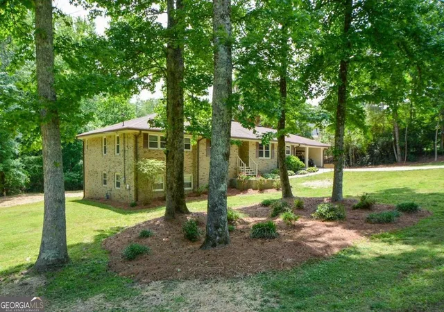 Homes for sale in Cumming, GA | 5851 Wills Orchard Rd, Cumming, GA 30040 | MLS# 10763297