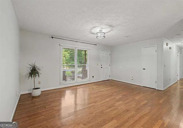image of 3095 Woodland Dr Nw, Kennesaw, GA 30152 | MLS# 10809615