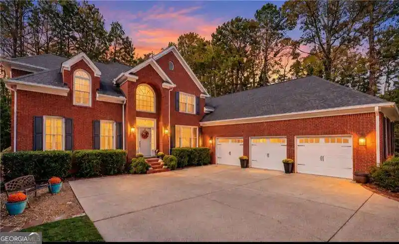Photo 1 of Single family home for sale at 3195 Eagle Watch Dr, Woodstock, GA 30189 | MLS# 10881889 | Listing updated on 2026-10-30
