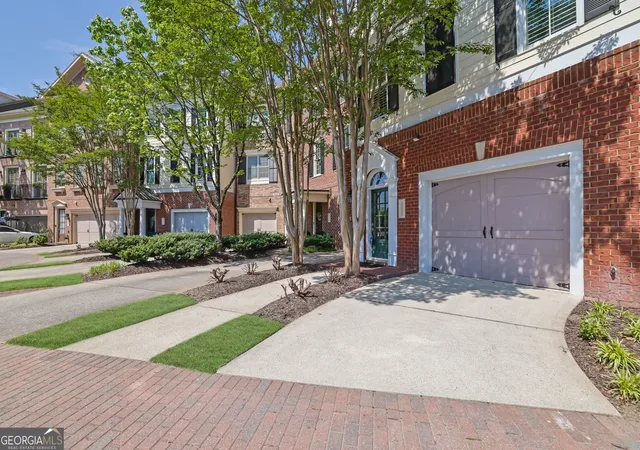 Listing Photo 4 - Condo for sale in building located at 2200 Edgartown Ln SE, Smyrna, GA 30080