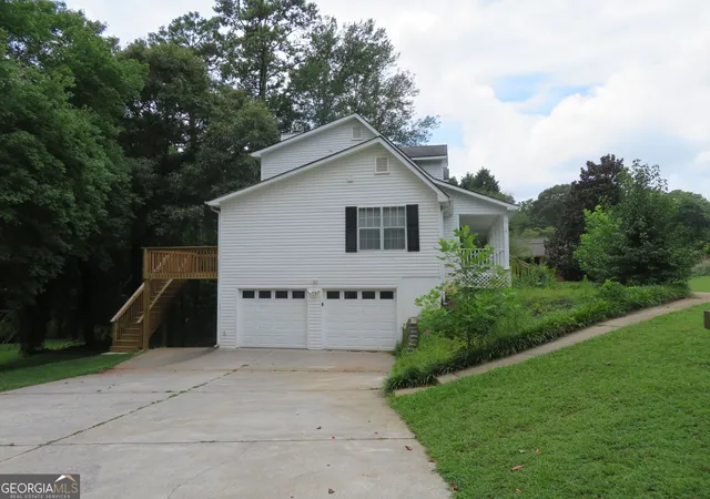 Photo 2 of Single family home for sale at 1001 Winston Wy Nw, Acworth, GA 30102 | MLS# 10812843 | Listing updated on 2026-09-14