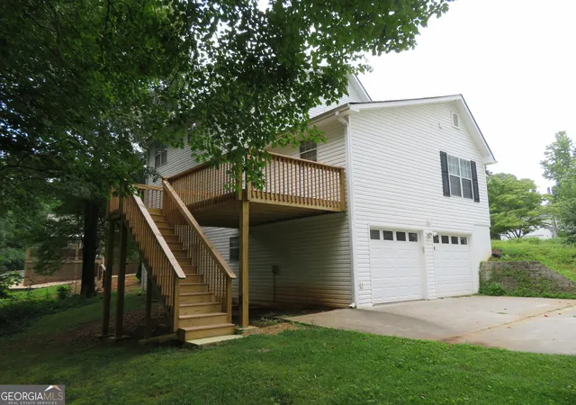 Photo 3 of Sale Pending at 1001 Winston Wy Nw, Acworth, GA 30102 | MLS# 10812843 | Listing updated on 2026-10-16