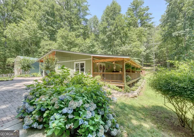 Photo 3 of Single family home for sale at 243 Chattahoochee Acres Dr, Cleveland, GA 30528 | MLS# 10667517 | Listing updated on 2026-01-21