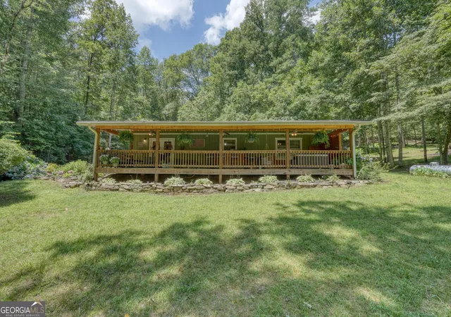 Photo 4 of Single family home for sale at 243 Chattahoochee Acres Dr, Cleveland, GA 30528 | MLS# 10667517 | Listing updated on 2026-01-21