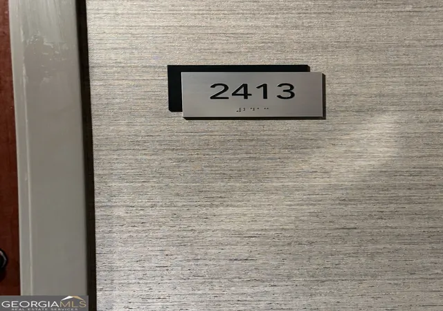 Photo 3 of Condo for sale at 400 W Peachtree St NW #2413, Atlanta, GA 30308 | MLS# 10706642 | Listing updated on 2026-10-16