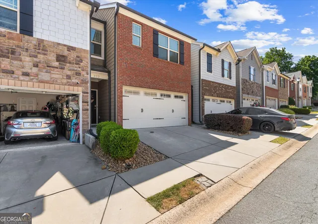 Photo 3 of Townhouse for sale at 222 Bobbie Way, Woodstock, GA 30189 | MLS# 10741134 | Listing updated on 2026-06-25