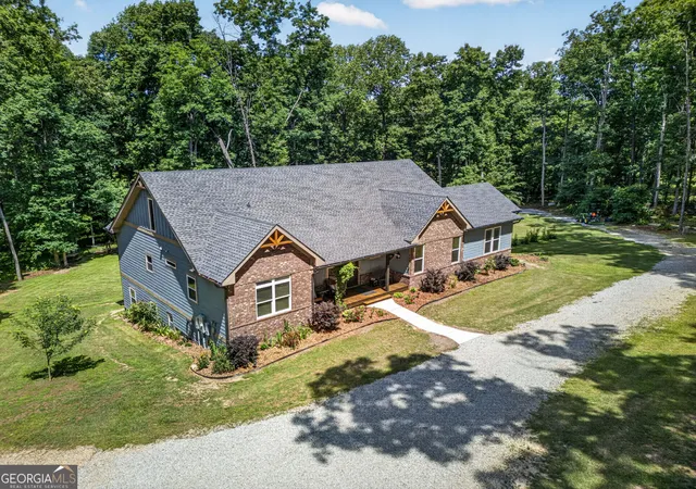 Single family home for sale at 129 Lazy Oak Trl, Commerce, GA 30530 | MLS# 10768265