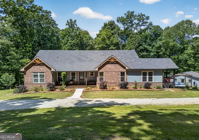 Photo 3 of Single family home for sale at 129 Lazy Oak Trl, Commerce, GA 30530 | MLS# 10768265 | Listing updated on 2026-10-03