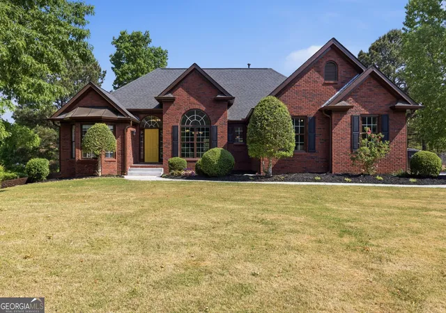 Homes for sale in Loganville, GA | 2015 Wood Valley Dr, Loganville, GA 30052 | MLS# 10799326