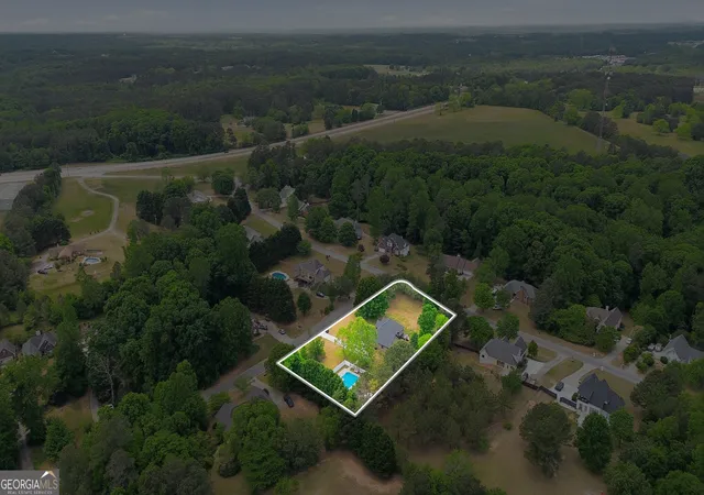 Homes for sale in Loganville, GA | 2015 Wood Valley Dr, Loganville, GA 30052 | MLS# 10799326
