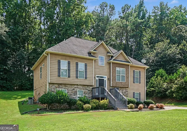 Photo 2 of Single family home for sale at 60 Ashley Pointe Dr, Hiram, GA 30141 | MLS# 10826654 | Listing updated on 2026-09-07