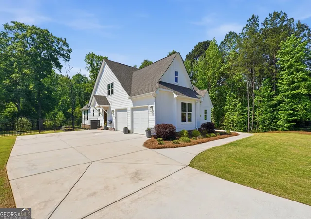 Photo 4 of Single family home for sale at 113 Kenmare Row, Tyrone, GA 30290 | MLS# 10734009 | Listing updated on 2026-09-14