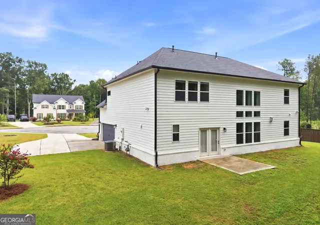 Photo 4 of Single family home for sale at 462 Sylvie Dr, Mcdonough, GA 30252 | MLS# 10835298 | Listing updated on 2026-09-19