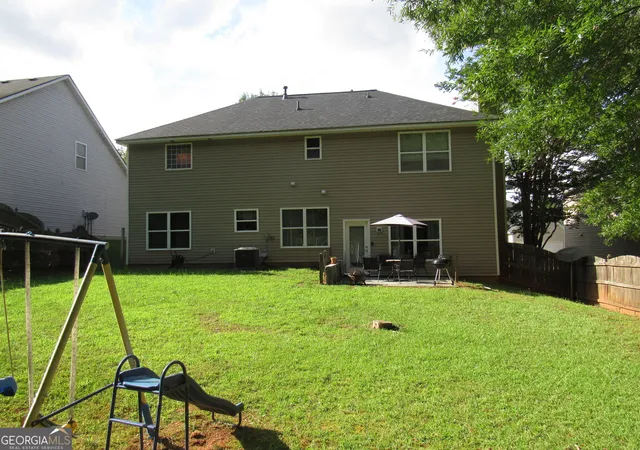 Photo 3 of Sale Pending at 1043 Summer Gate Dr, Villa Rica, GA 30180 | MLS# 10832275 | Listing updated on 2026-09-30