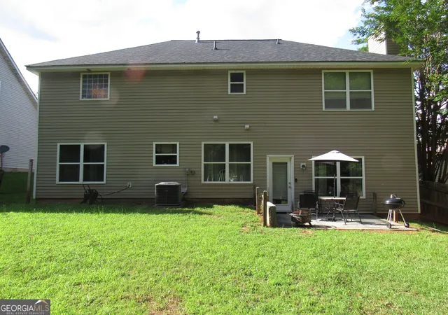 Photo 4 of Sale Pending at 1043 Summer Gate Dr, Villa Rica, GA 30180 | MLS# 10832275 | Listing updated on 2026-09-30