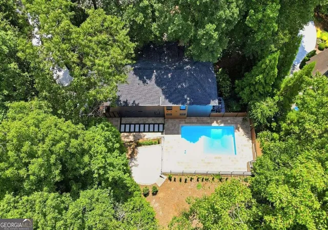 Photo 3 of Single family home for sale at 4250 Carmain Dr Ne, Atlanta, GA 30342 | MLS# 10817919 | Listing updated on 2026-10-07