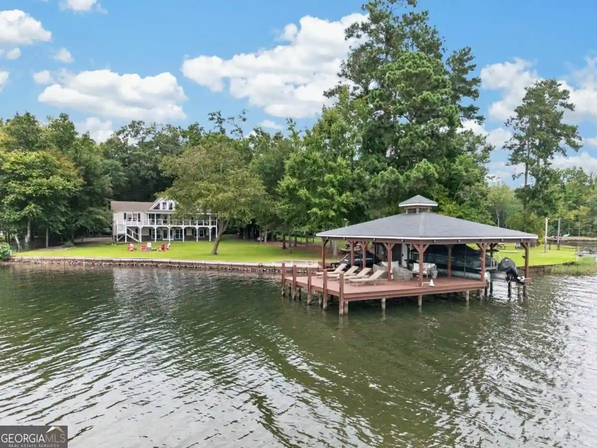 Photo 1 of Single family home for sale at 332 Rockville Springs Dr, Eatonton, GA 31024 | MLS# 10866793 | Listing updated on 2026-10-18