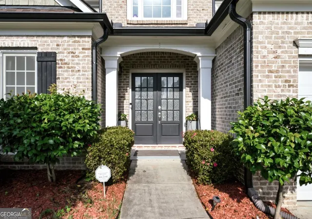 Photo 2 of Single family home for sale at 1715 Yellow Wood Dr, Marietta, GA 30066 | MLS# 10825825 | Listing updated on 2026-08-28