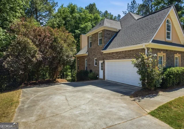 3rd image of 212 Brookstone Dr, Mcdonough, GA 30252 | MLS# 10738926