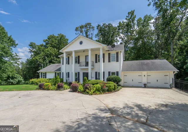 Photo 3 of Single family home for sale at 2811 Ike Stone Rd, Monroe, GA 30656 | MLS# 10816148 | Listing updated on 2026-08-19