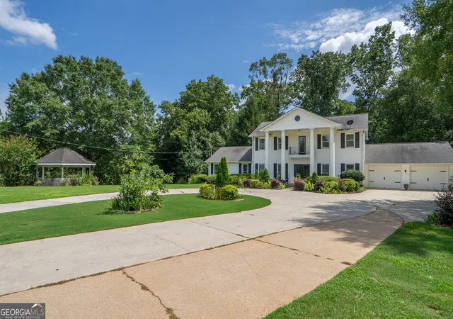 Photo 4 of Single family home for sale at 2811 Ike Stone Rd, Monroe, GA 30656 | MLS# 10816148 | Listing updated on 2026-08-19