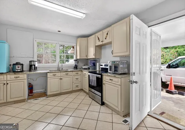 Photo 3 of Single family home for sale at 1742 Cardinal Rd, Jonesboro, GA 30238 | MLS# 10665210 | Listing updated on 2026-07-16