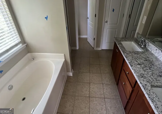 Photo 3 of Single family home for sale at 2253 Park Manor Ln, Snellville, GA 30078 | MLS# 10808085 | Listing updated on 2026-09-20