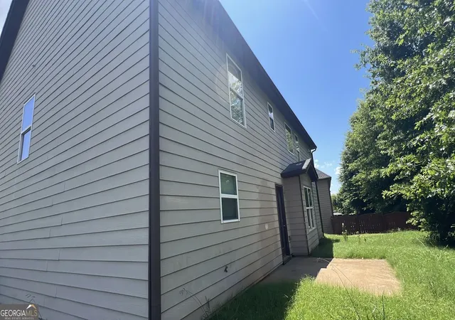 Photo 4 of Single family home for sale at 2253 Park Manor Ln, Snellville, GA 30078 | MLS# 10808085 | Listing updated on 2026-09-20