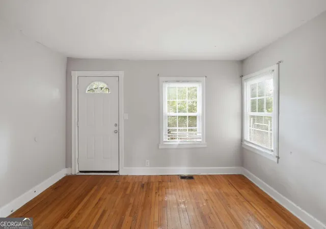 Photo 2 of Single family home for sale at 1028 Birch St Sw, Atlanta, GA 30310 | MLS# 10821480 | Listing updated on 2026-09-18