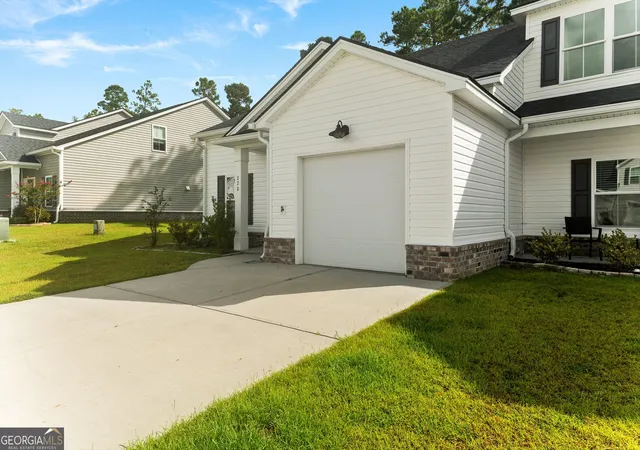 Photo 3 of Townhouse for sale at 220 Haisley Run, Guyton, GA 31312 | MLS# 10823851 | Listing updated on 2026-09-05