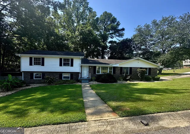 Photo 1 of Single family home for sale at 6892 Maddox Rd, Morrow, GA 30260 | MLS# 10830728 | Listing updated on 2026-09-04