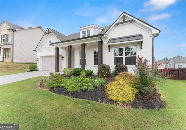 Photo 3 of Single family home for sale at 7125 Birch View Ct, Flowery Branch, GA 30542 | MLS# 10819632 | Listing updated on 2026-08-19