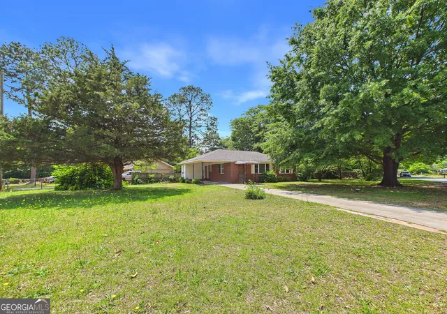 Homes for sale in Warner Robins, GA | 135 Briardale Ave, Warner Robins, GA 31093 | MLS# 10726310