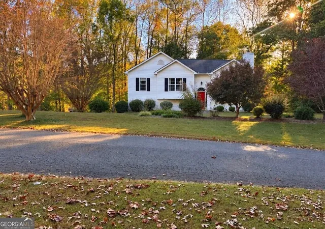 Photo 1 of Single family home for sale at 81 W Creekview Dr, Jasper, GA 30143 | MLS# 10880123 | Listing updated on 2026-10-28